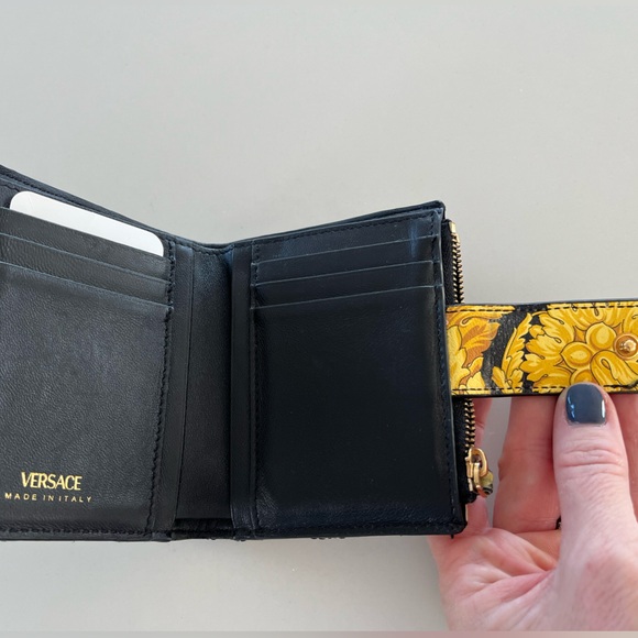 Versace Virtus Quilted Compact Wallet – Black & Yellow Floral w/ Gold Hardware - Picture 9 of 15